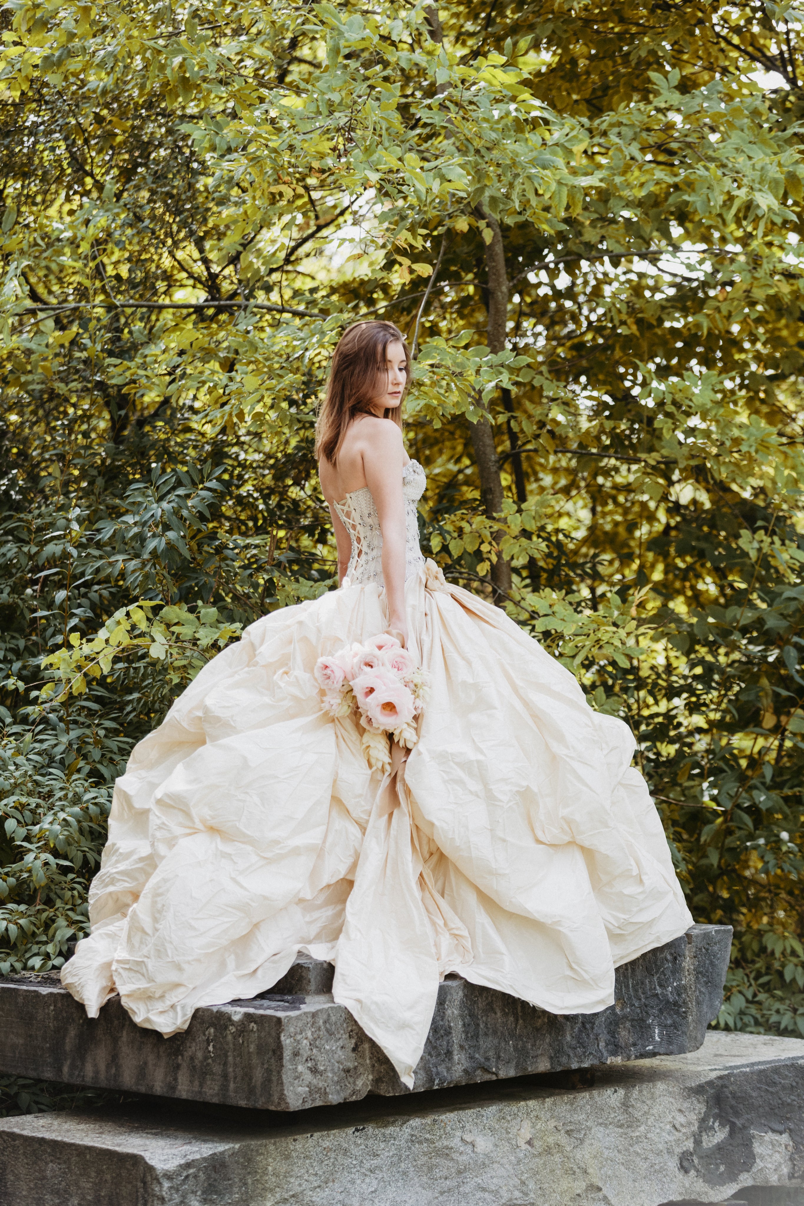 files/wedding-photos-on-rocky-pedistal.jpg